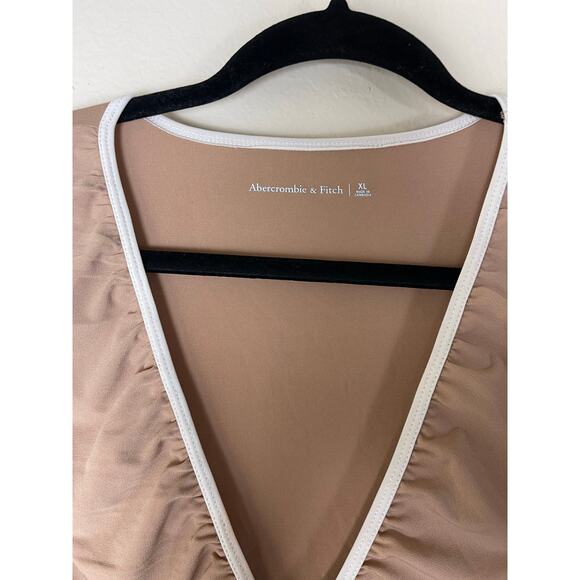 Abercrombie & Fitch Nude Ruched Keyhole Long Sleeve Top - XL - Picture 3 of 7